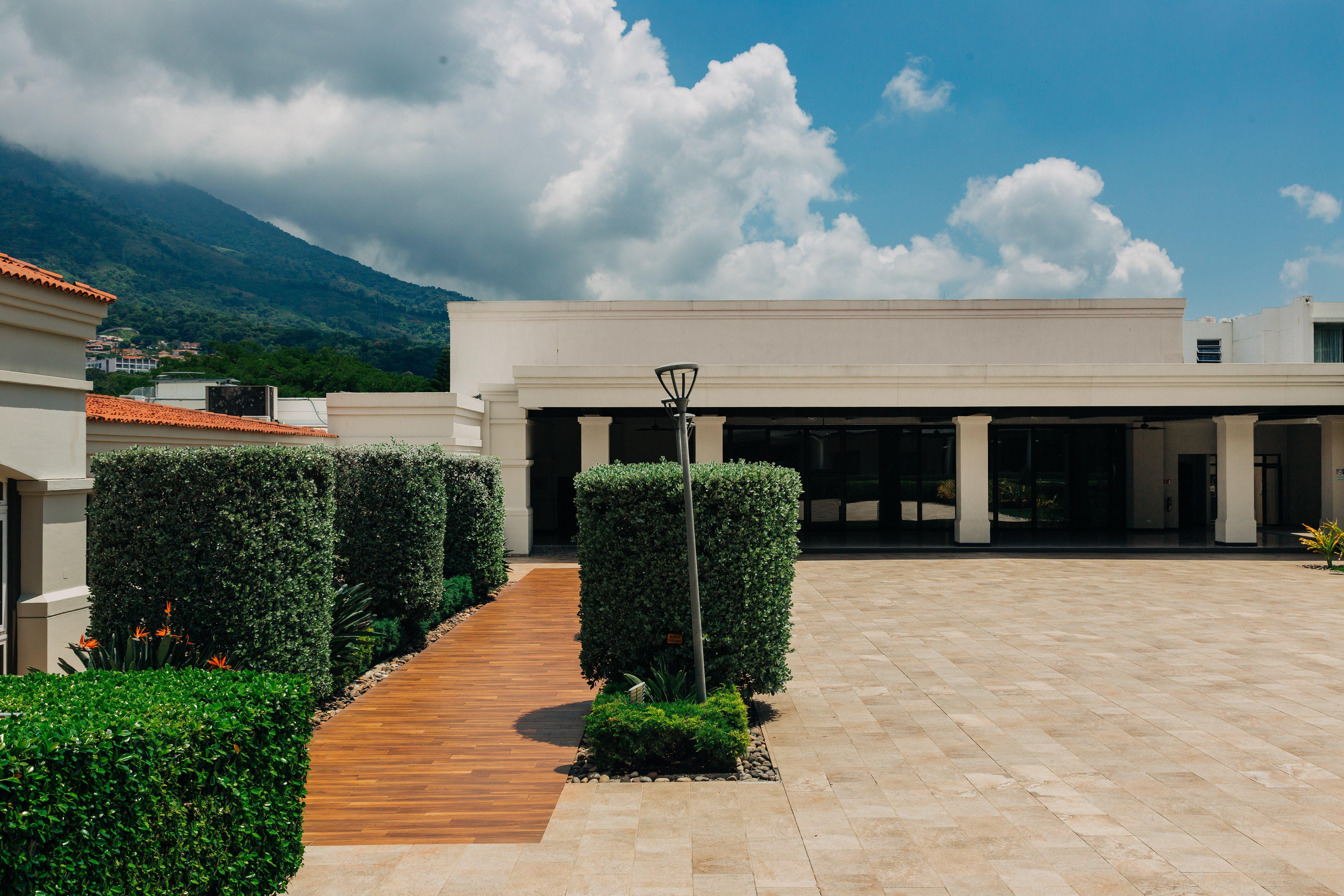 Hilton San Salvador Hotel Bagian luar foto