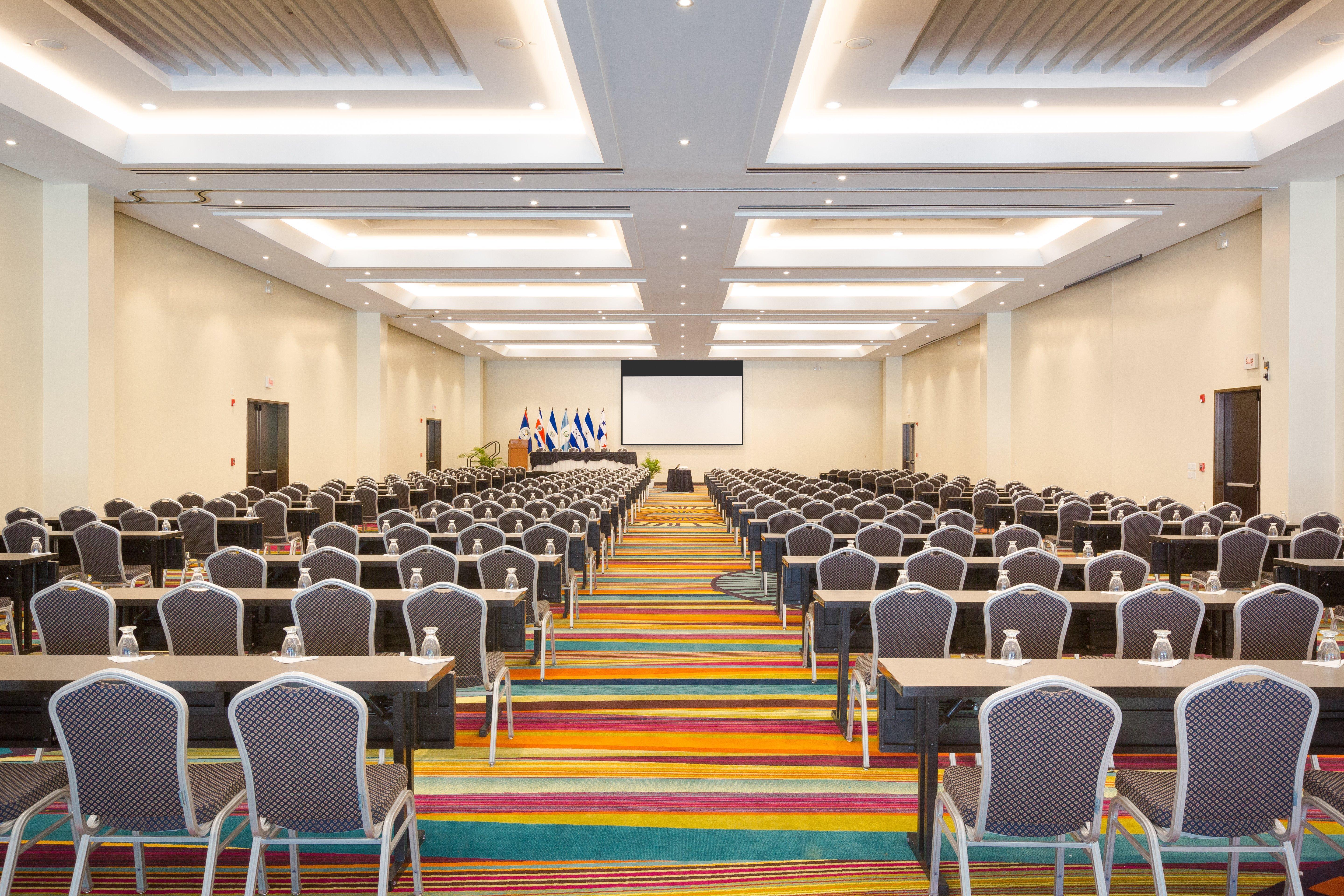Hilton San Salvador Hotel Bagian luar foto