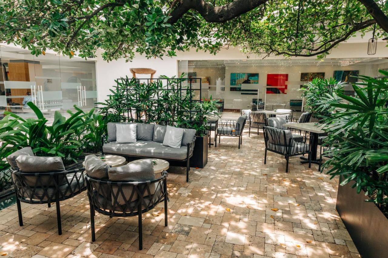 Hilton San Salvador Hotel Bagian luar foto
