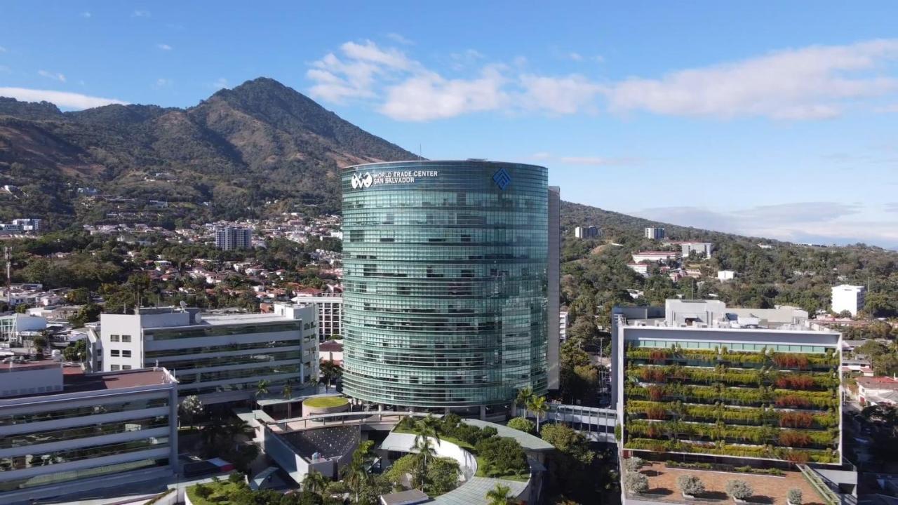 Hilton San Salvador Hotel Bagian luar foto