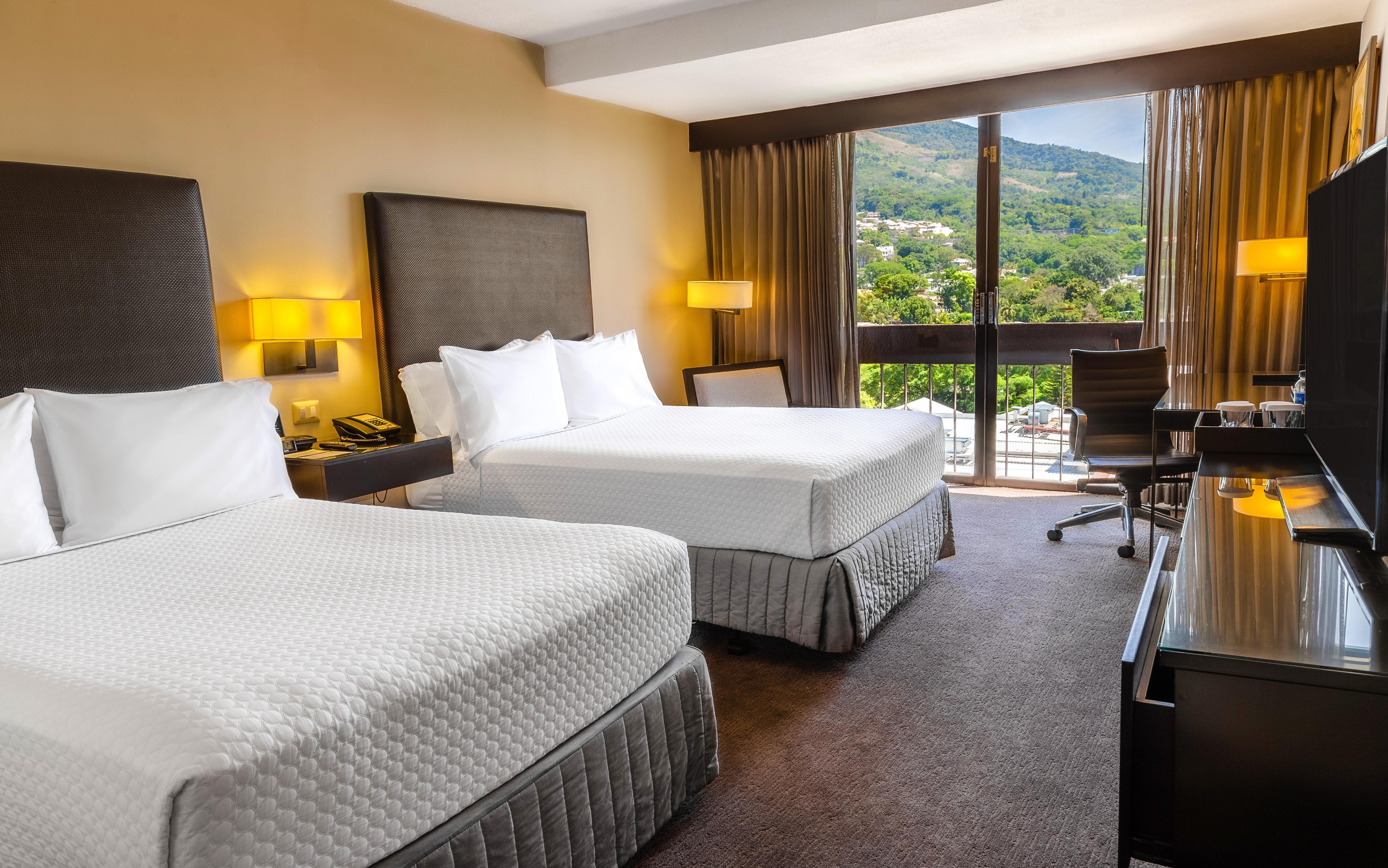 Hilton San Salvador Hotel Bagian luar foto