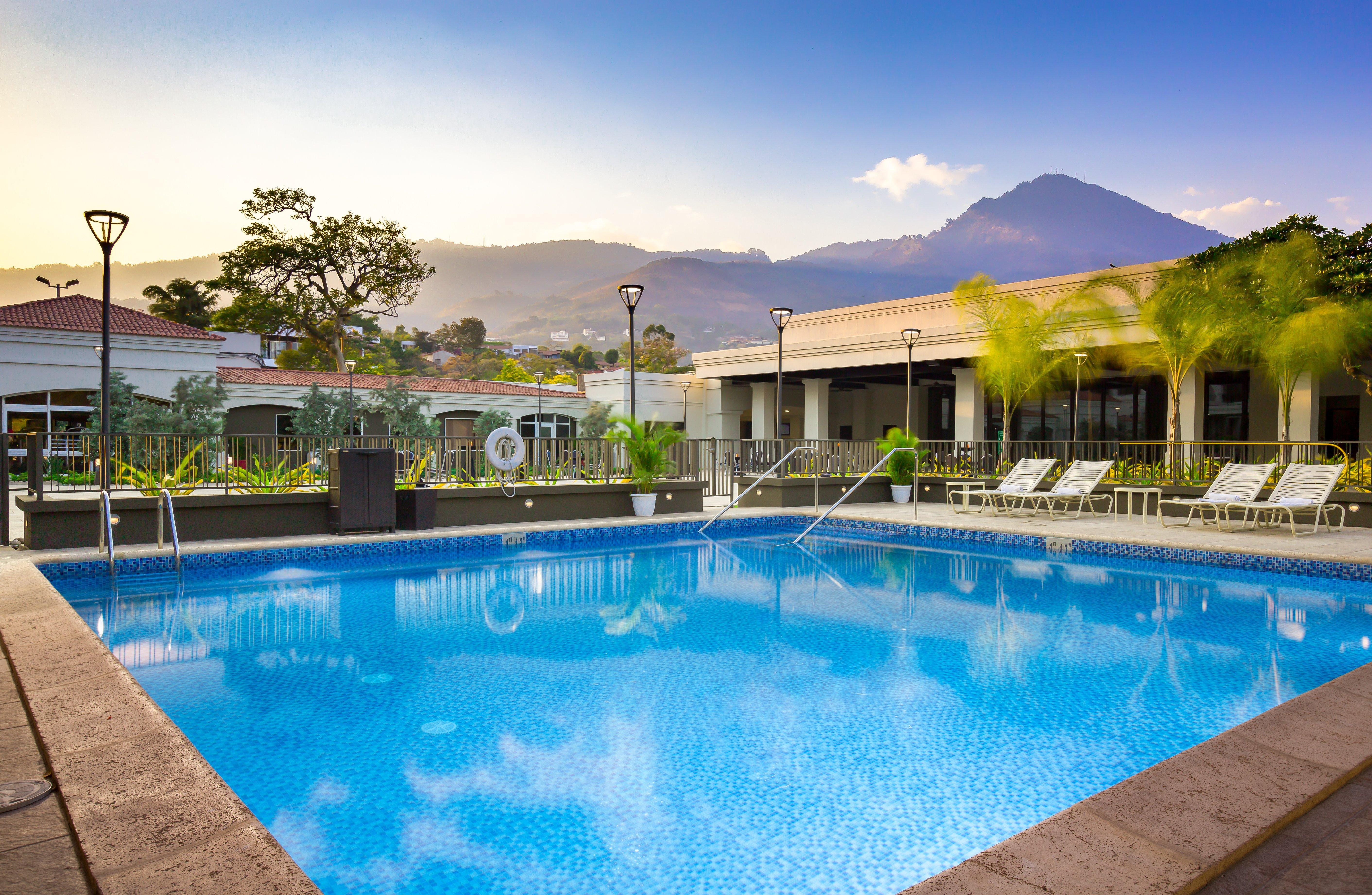 Hilton San Salvador Hotel Bagian luar foto