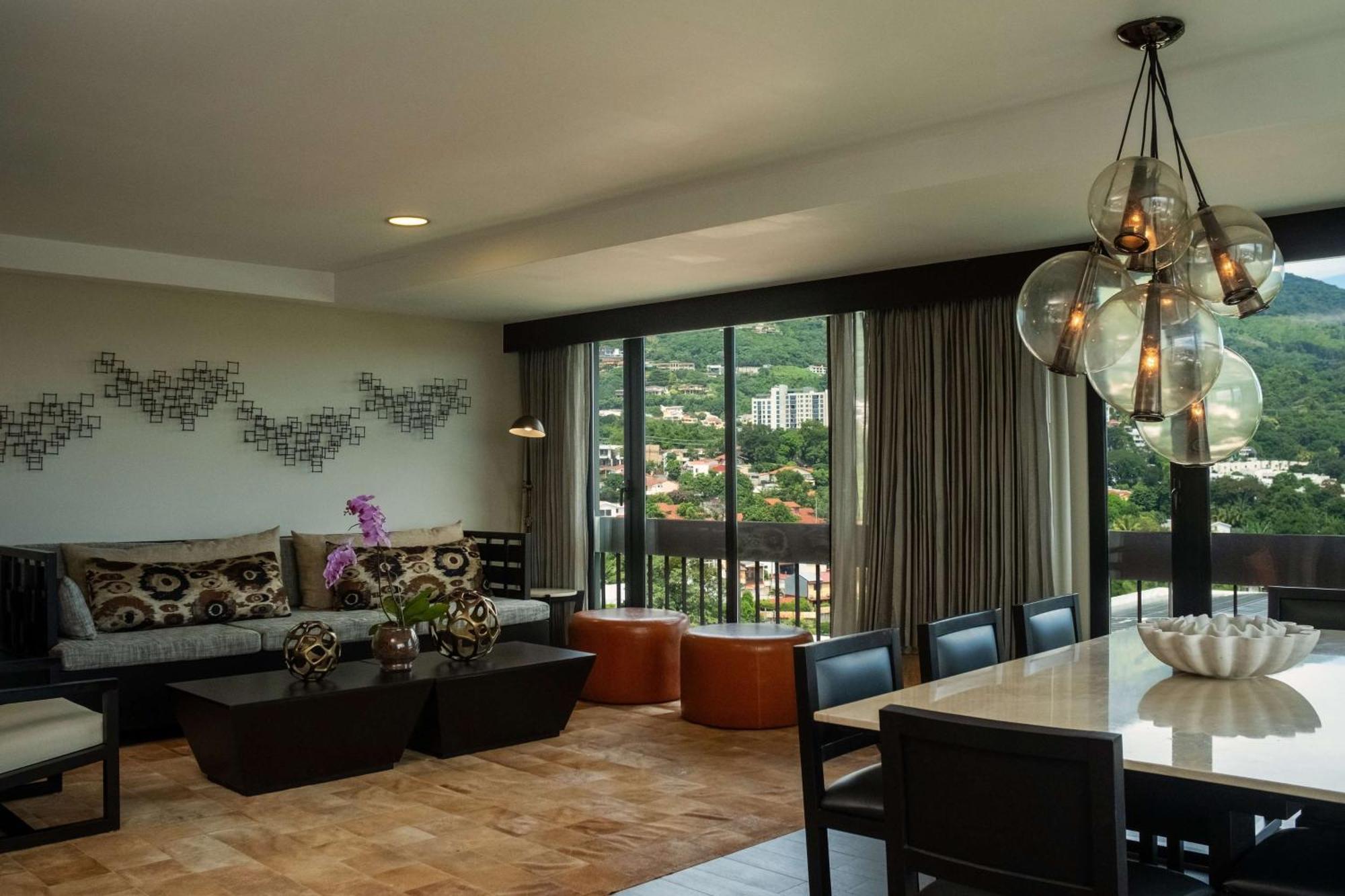 Hilton San Salvador Hotel Bagian luar foto