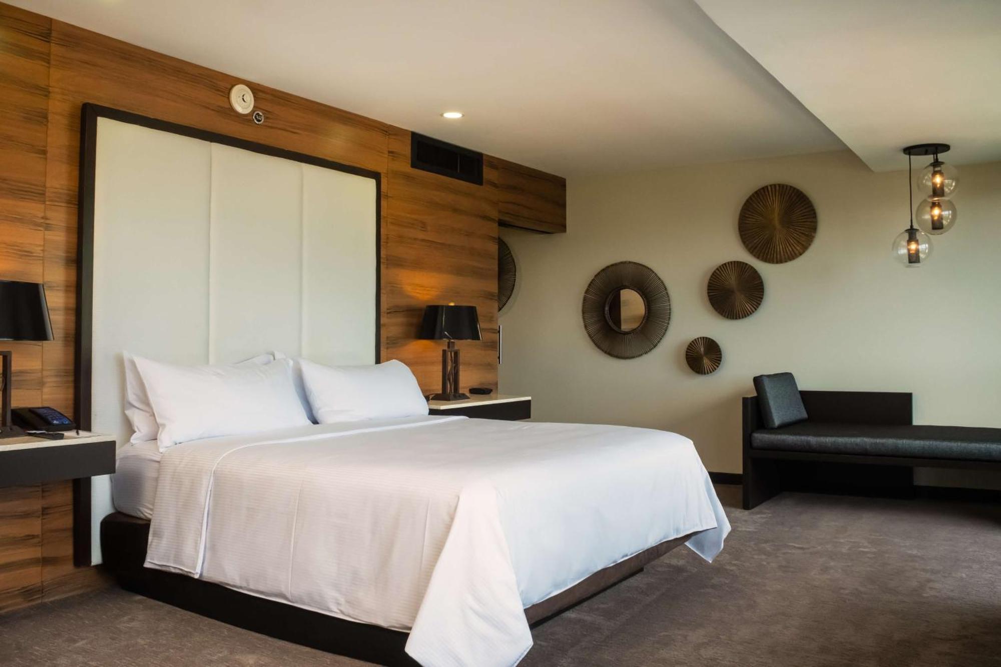 Hilton San Salvador Hotel Bagian luar foto