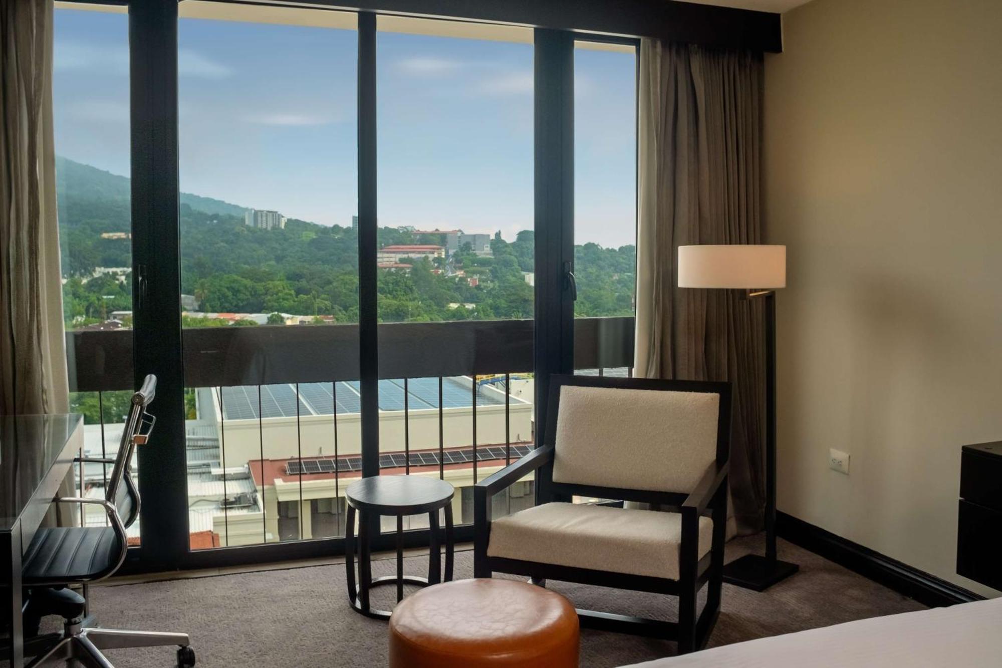 Hilton San Salvador Hotel Bagian luar foto