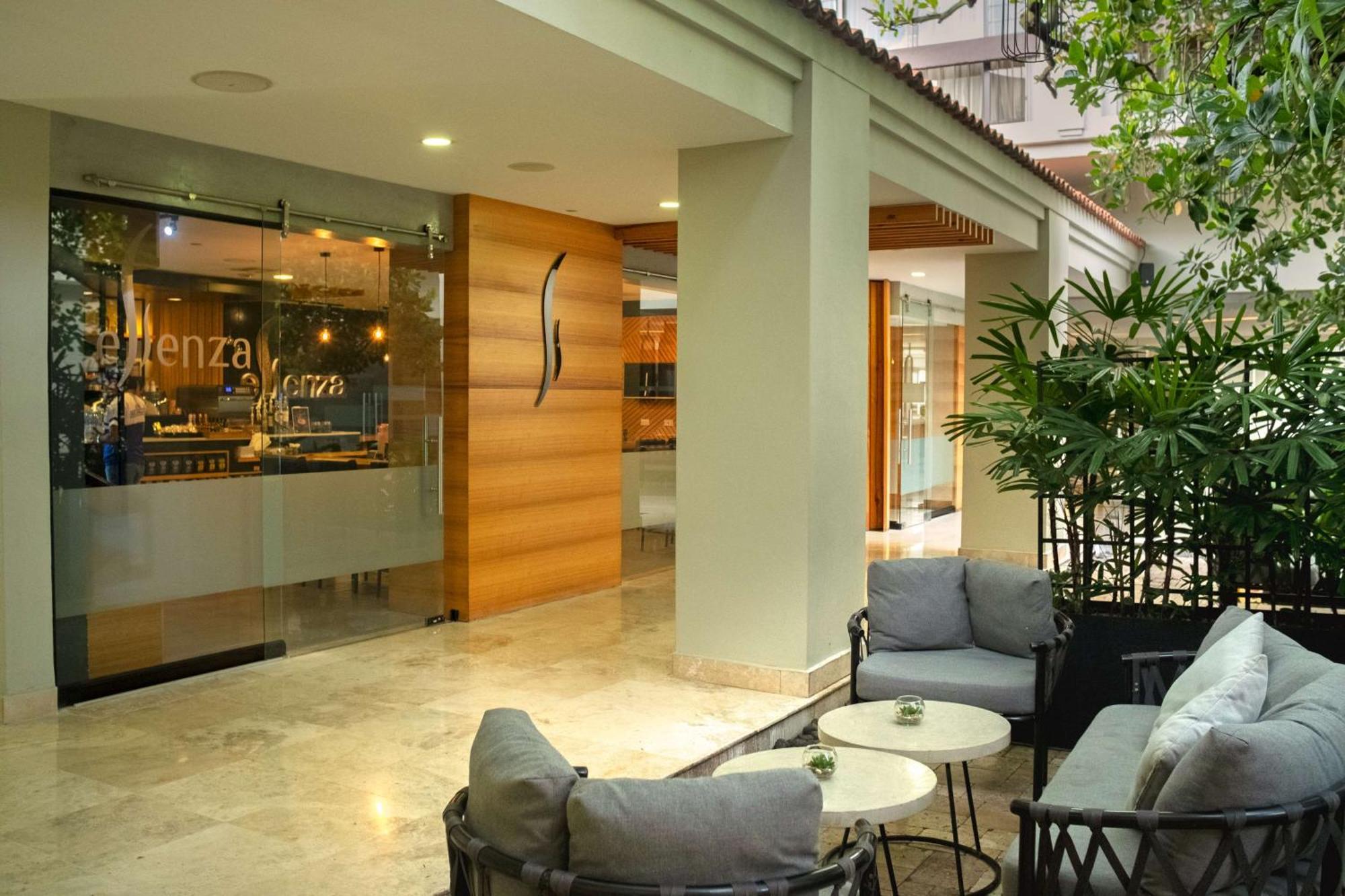 Hilton San Salvador Hotel Bagian luar foto